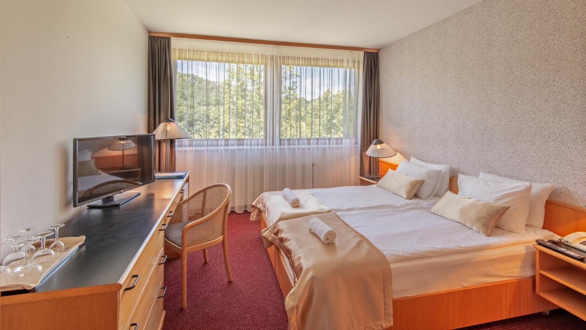 Club Hotel 4*