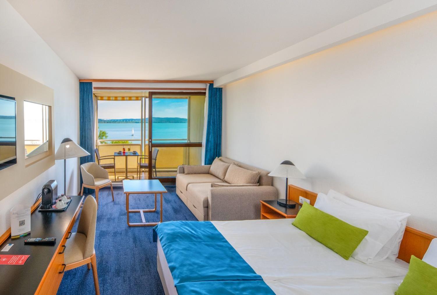 Club Hotel 4*
