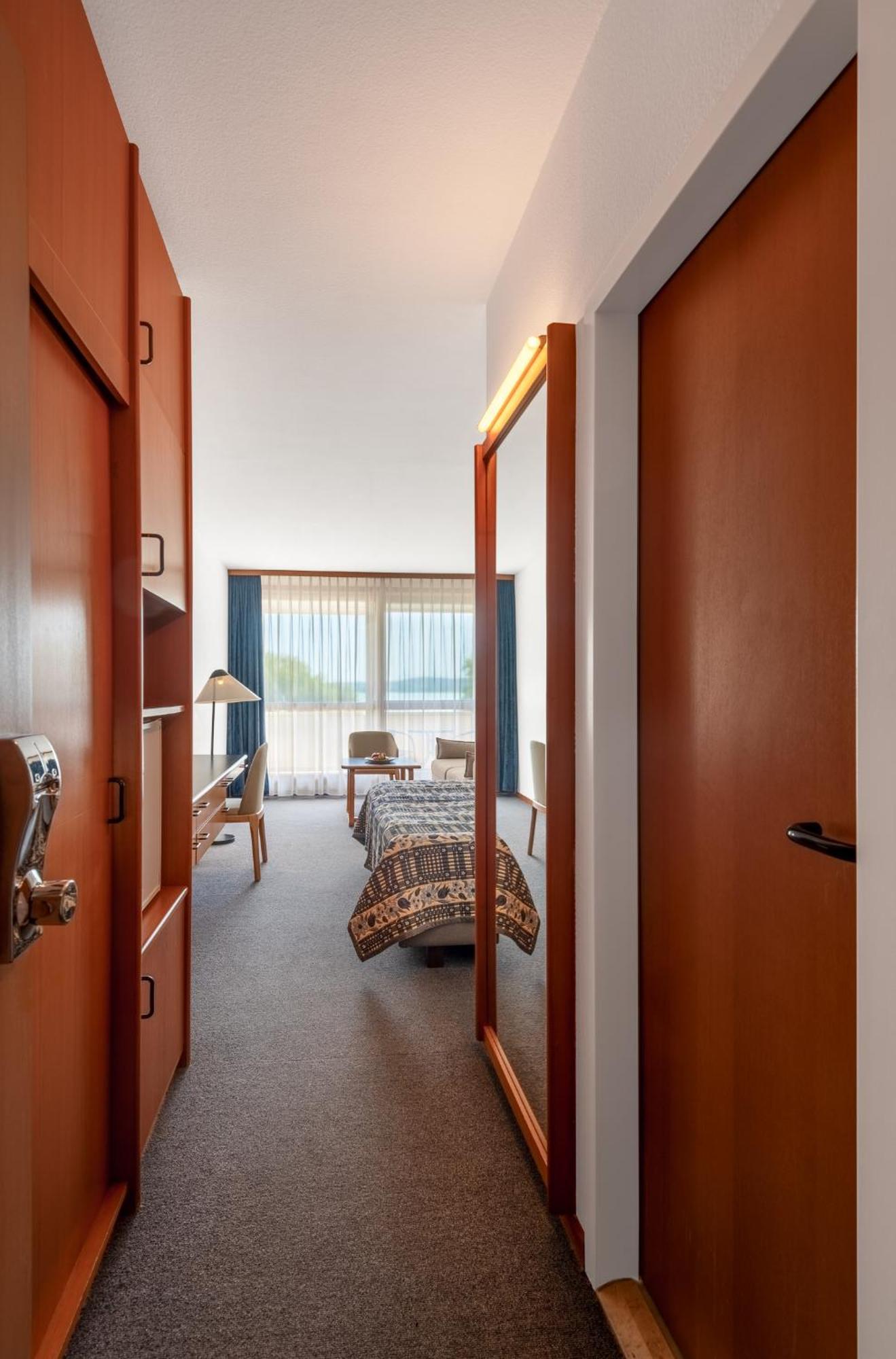 Club Hotel 4*
