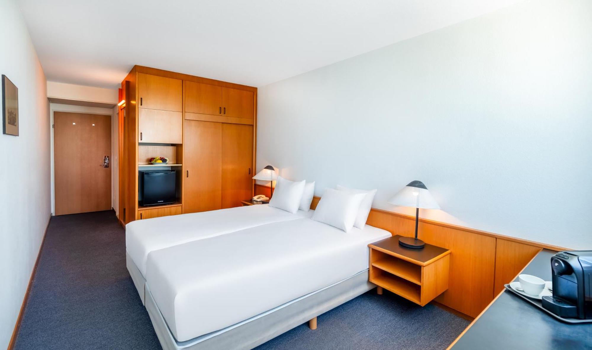Club Hotel
